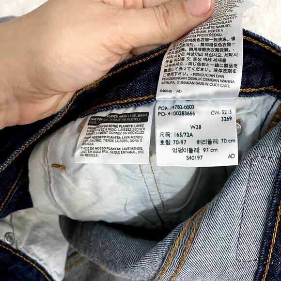 Levi's Blue Dark Wash Denim 501 Cuffed Button Fly Summer Beach Shorts 28 - Picture 5 of 8